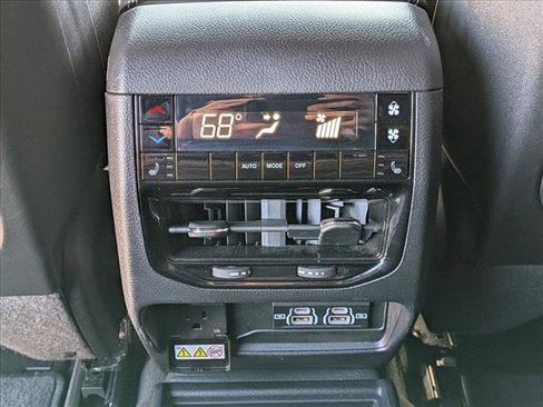 Used 2025 Jeep Grand Cherokee L Limited image 17