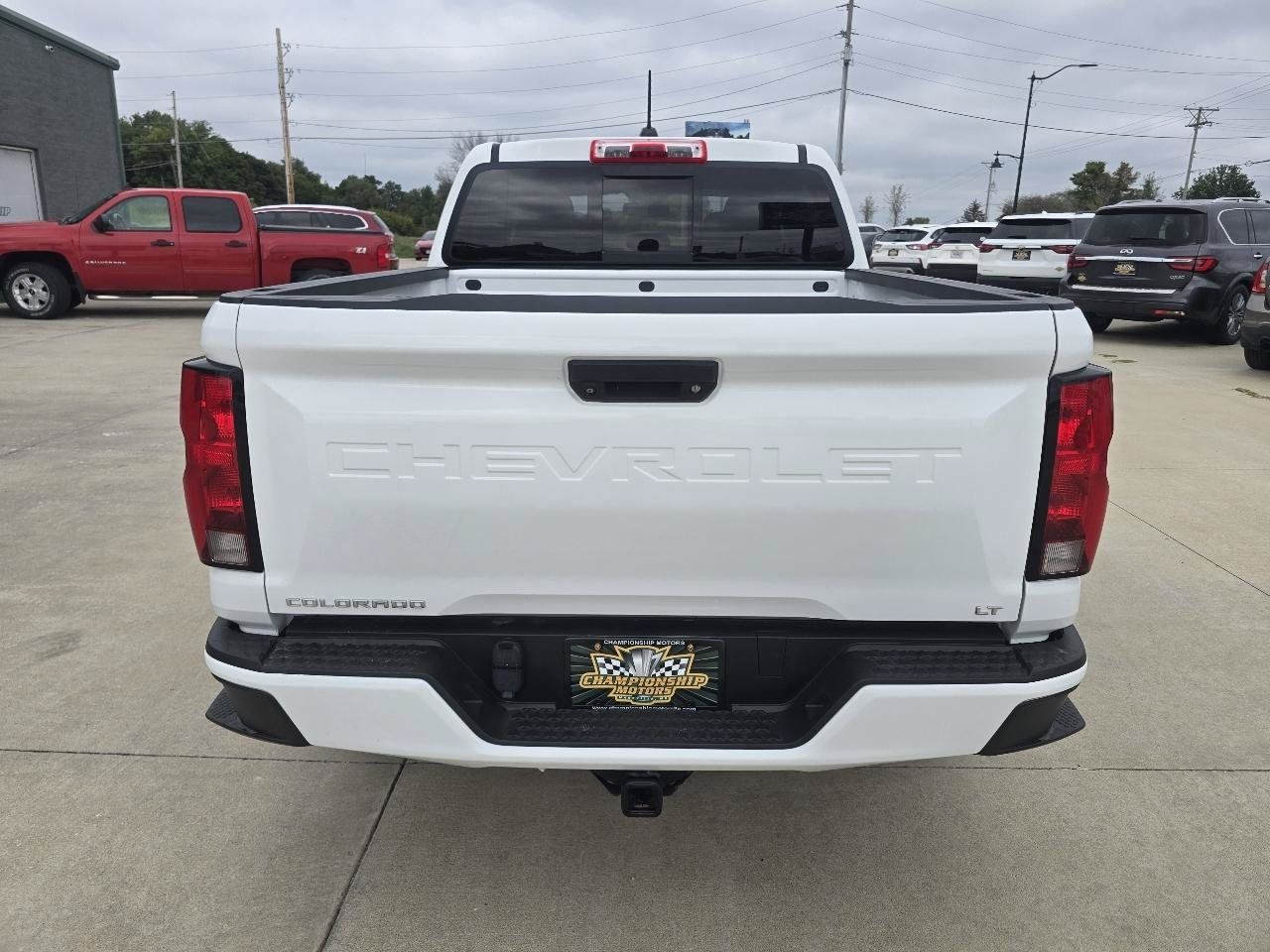 Used 2023 Chevrolet Colorado LT w/ LT Convenience Package II AWD/4WD image 4