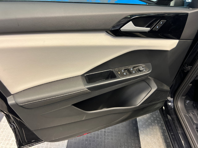 Certified 2025 Volkswagen Taos S FWD image 7