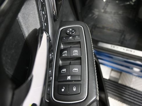 Used 2022 RAM 1500 Limited AWD/4WD image 19