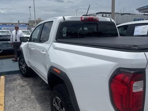 Used 2025 GMC Canyon AT4 AWD/4WD image 5