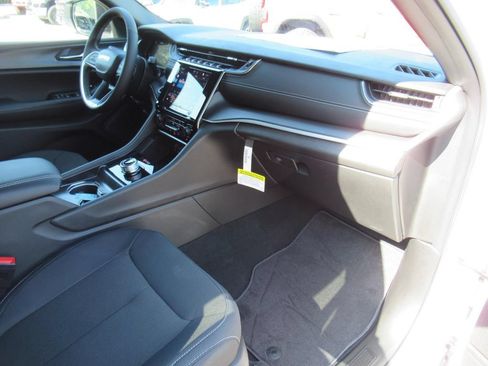 New 2026 Jeep Grand Cherokee Laredo X RWD image 11