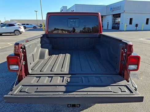 Used 2021 Jeep Gladiator Mojave AWD/4WD image 28