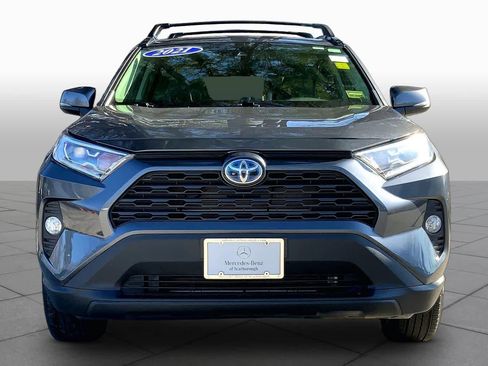Used 2021 Toyota RAV4 XLE w/ Convenience Package AWD/4WD image 4
