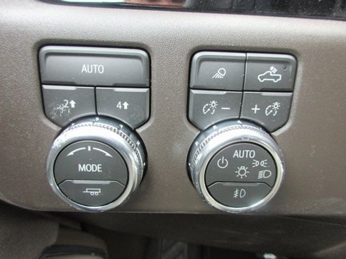 New 2026 GMC Sierra 1500 SLT w/ SLT Premium Plus Package image 17