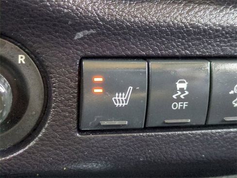 Used 2015 Jeep Wrangler Unlimited Rubicon image 21