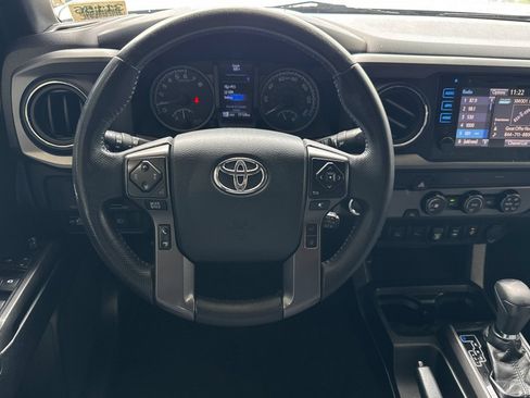 Used 2019 Toyota Tacoma TRD Sport w/ Technology Package RWD image 14