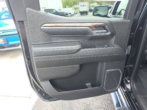 Used 2024 Chevrolet Silverado 1500 LT AWD/4WD image 25