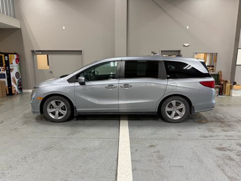 Used 2020 Honda Odyssey EX image 1
