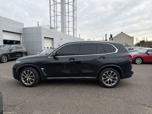 Used 2024 BMW X5 xDrive40i w/ Premium Package image 4