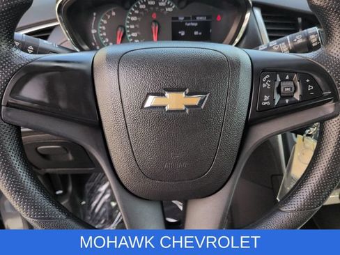 Used 2019 Chevrolet Trax LS FWD image 11