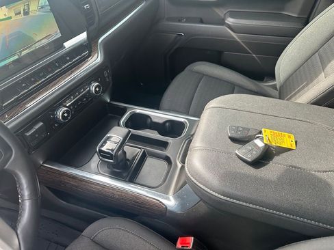 Used 2023 GMC Sierra 1500 Elevation image 18