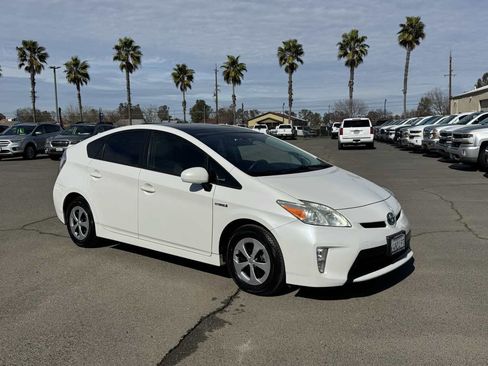 Used 2012 Toyota Prius Three w/ Solar Roof Pkg image 2