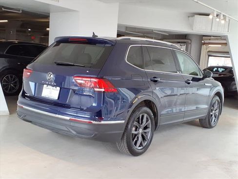 Used 2023 Volkswagen Tiguan SE w/ Panoramic Sunroof Package image 4