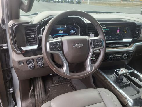 Used 2023 Chevrolet Silverado 1500 RST w/ Redline Edition image 12