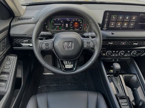 Used 2025 Honda Accord EX-L image 16