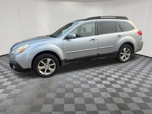 Used 2014 Subaru Outback 2.5i Limited AWD/4WD image 19