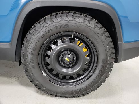 Used 2024 Rivian R1S Adventure image 8