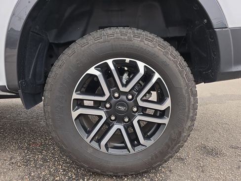 Used 2024 Ford Ranger Lariat w/ Advanced Towing Package image 33