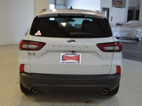 Used 2025 Ford Escape ST-Line Select AWD/4WD image 4