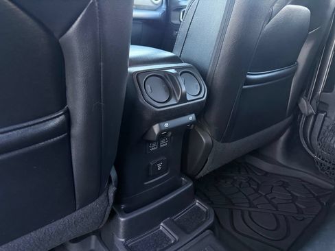 Used 2018 Jeep Wrangler Unlimited Sahara w/ Uconnect 4C Nav & Sound Group AWD/4WD image 36