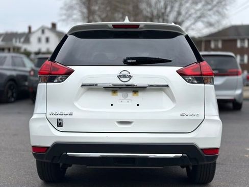Used 2017 Nissan Rogue SV AWD/4WD image 4