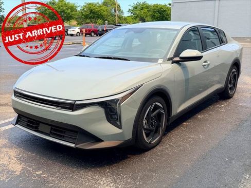 Used 2025 Kia K4 EX FWD image 1