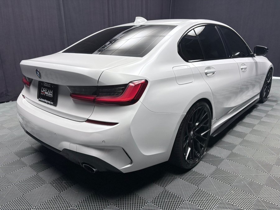 Used 2021 BMW 330i xDrive  w/ M-Sport Package w/ M Sport Package AWD/4WD image 6