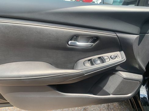 Used 2025 Nissan Sentra SV FWD image 13