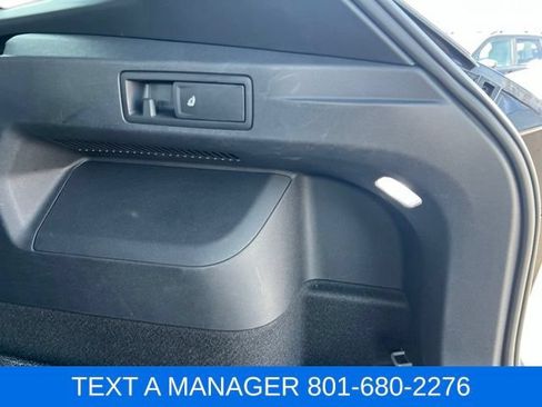 Used 2025 Volkswagen Tiguan SE R-Line AWD/4WD image 40
