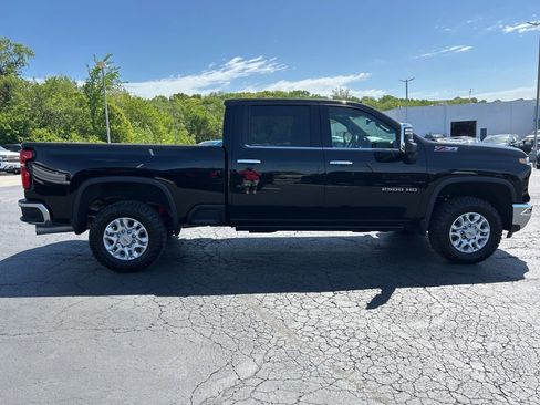 Used 2024 Chevrolet Silverado 2500 LTZ w/ LTZ Convenience Package AWD/4WD image 4