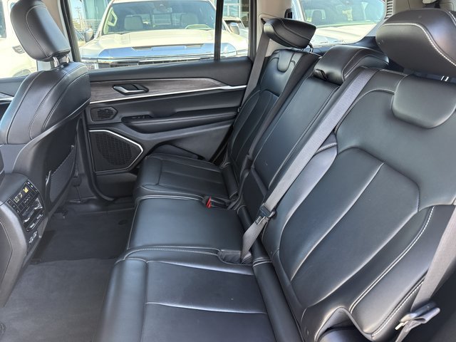 Used 2022 Jeep Grand Cherokee L Limited AWD/4WD image 6