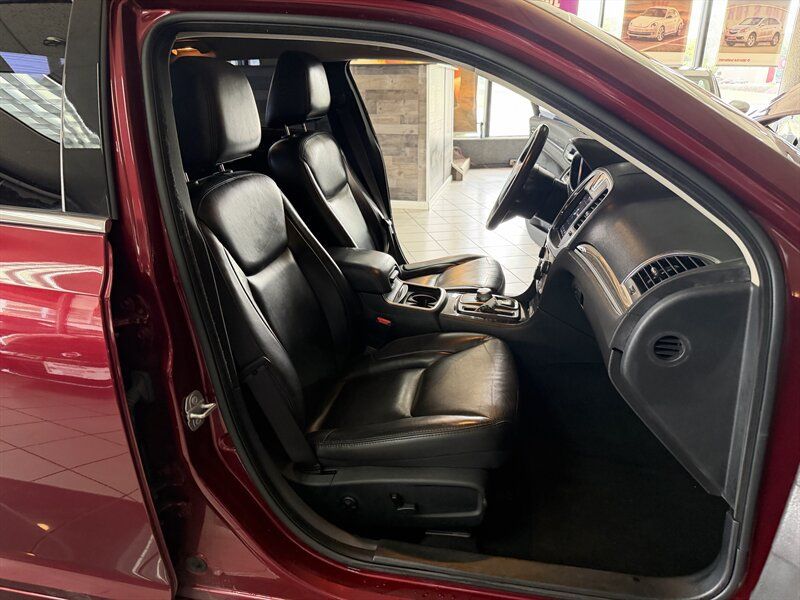 Used 2019 Chrysler 300 Touring L w/ Quick Order Package 22F RWD image 21