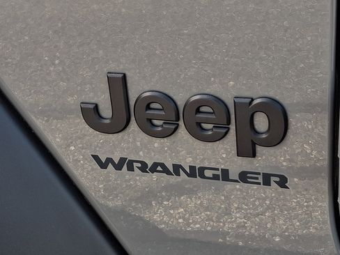 Used 2022 Jeep Wrangler Sport AWD/4WD image 30