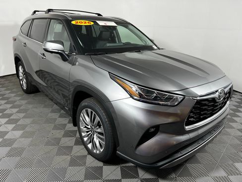 Certified 2026 Toyota Highlander Platinum image 3