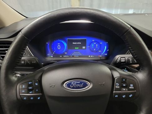 Used 2020 Ford Escape Titanium image 14