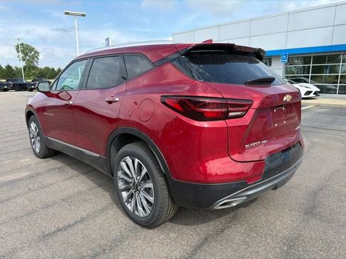 Used 2024 Chevrolet Blazer Premier AWD/4WD image 9
