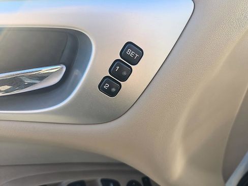 Used 2020 Nissan Pathfinder Platinum image 12