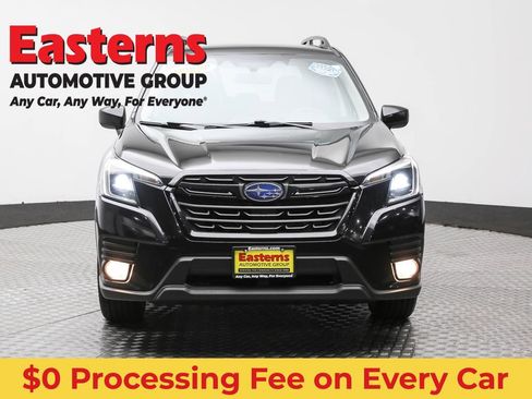 Used 2023 Subaru Forester Premium AWD/4WD image 2