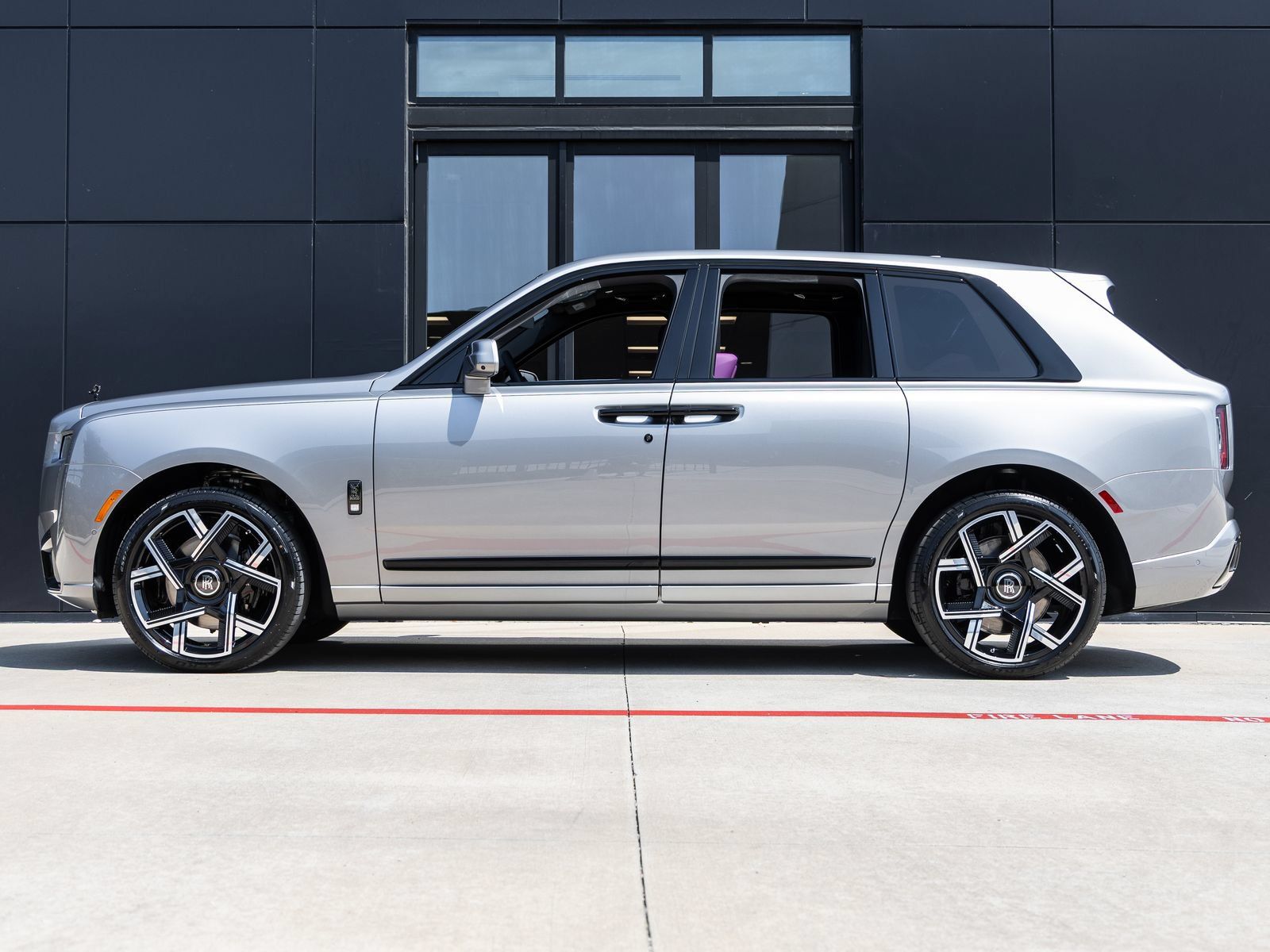 New 2027 Rolls-Royce Cullinan Black Badge AWD/4WD image 3