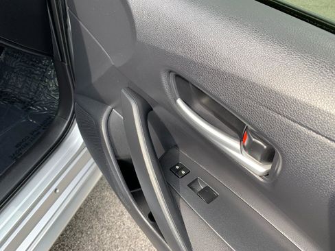 Used 2021 Toyota Corolla LE image 35