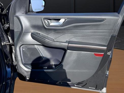 Used 2025 Ford Escape ST-Line image 21