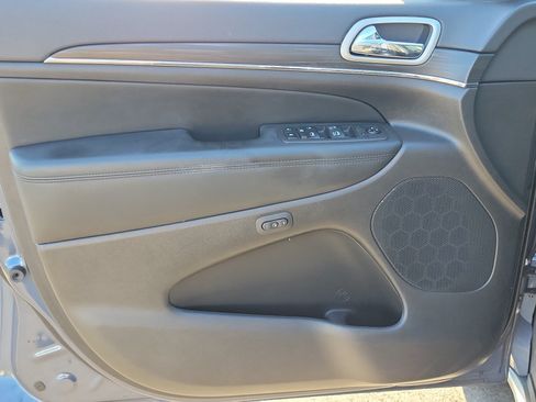 Used 2021 Jeep Grand Cherokee Limited w/ Luxury Group II RWD image 13