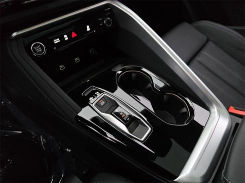 New 2025 Audi Q5 Premium Plus image 28