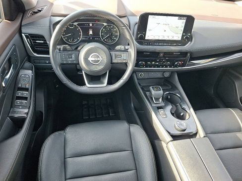 Used 2023 Nissan Rogue SL w/ SL Premium Package image 11