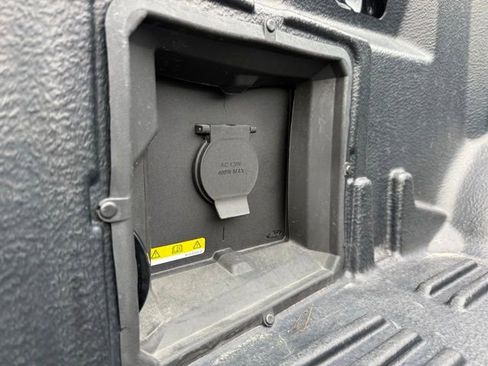 Certified 2022 Ford F150 XLT w/ Equipment Group 302A High image 33