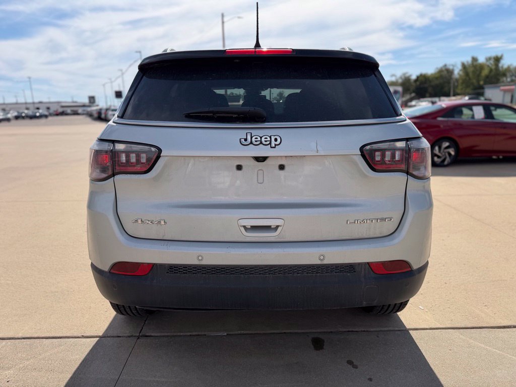 Used 2025 Jeep Compass Limited AWD/4WD image 4