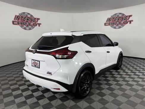 Used 2021 Nissan Kicks S FWD image 7