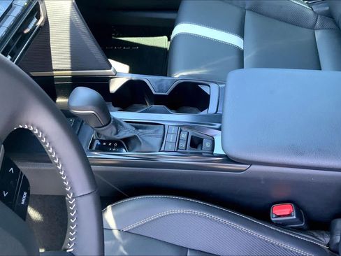 Used 2026 Toyota Camry SE w/ Convenience Package FWD image 17
