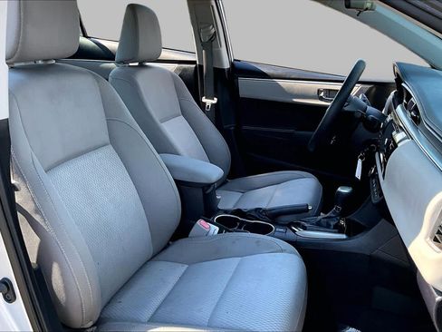 Used 2016 Toyota Corolla LE FWD image 8